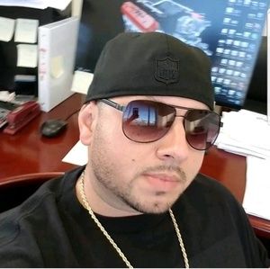 Meet your Posher, Carlos